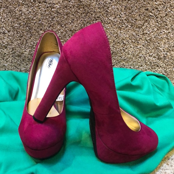 Sexy Raspberry Heels - Picture 3 of 7